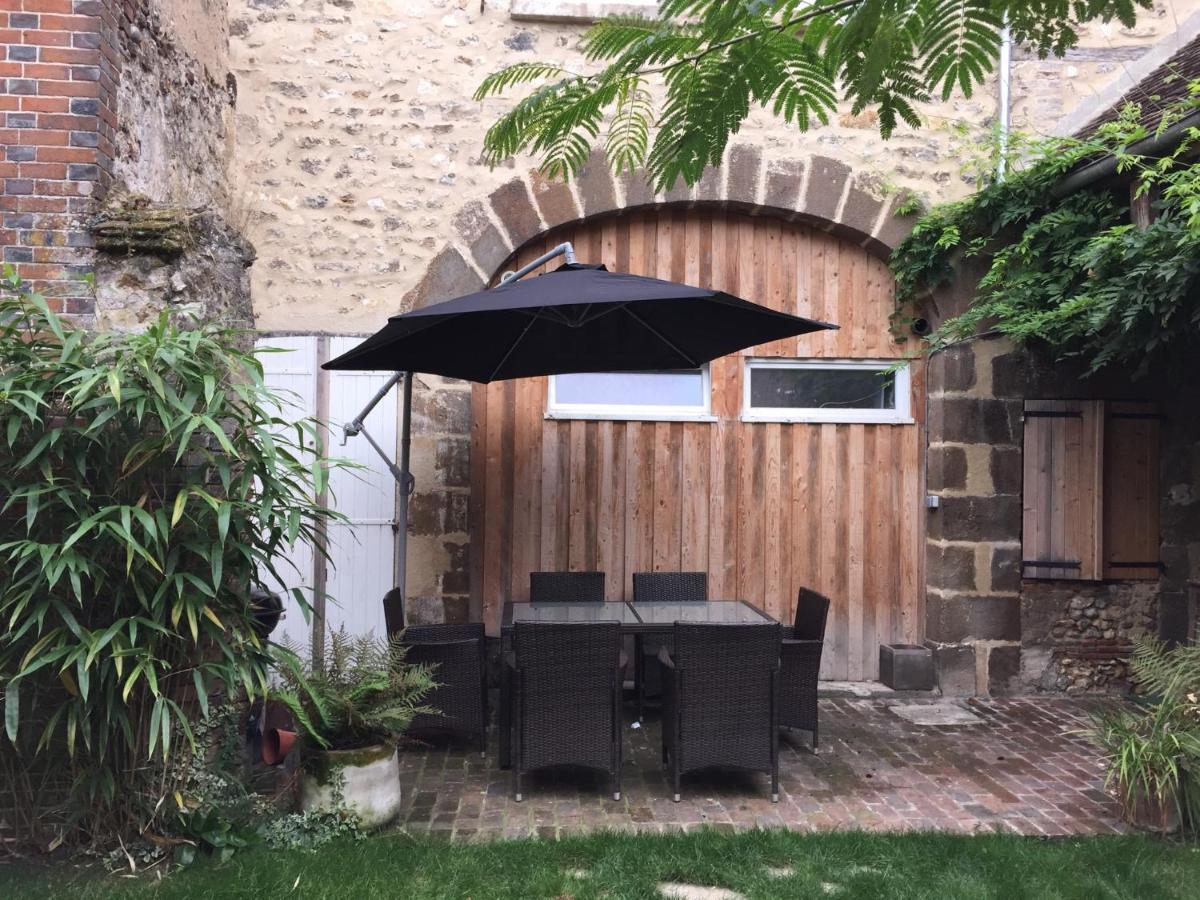 L Annonce N Est Pas D Actualite Ne Pas Prendre De Reservation Villa Saint-Fargeau  Eksteriør bilde